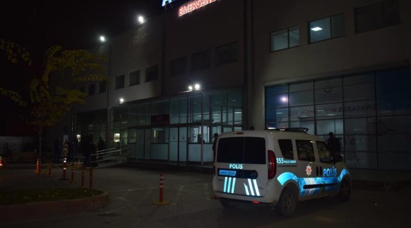 Malatya'da bir kişi tartıştığı eşini silahla yaraladı 1