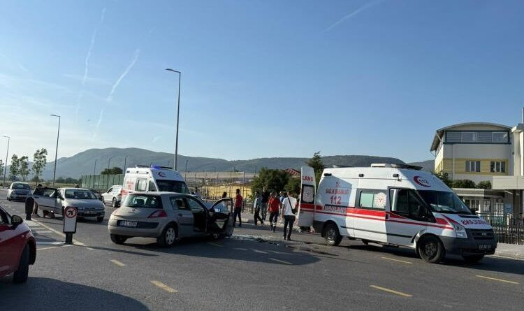 Menteşe’de trafik kazası: 2'si çocuk 3 kişi yaralandı 1
