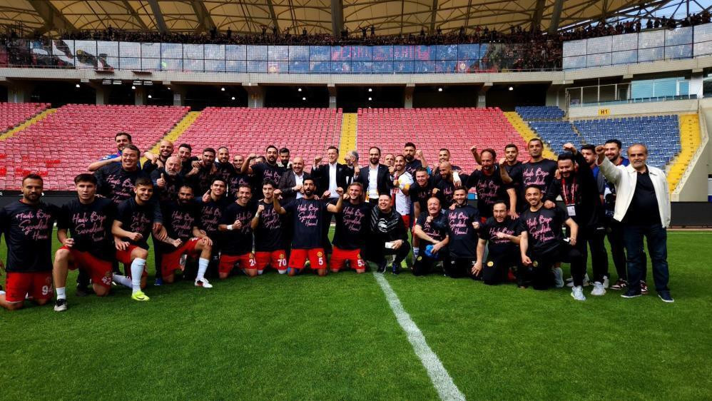 Milletvekili Hatipoğlu: “Tarih yazdınız, Eskişehirspor’um!”