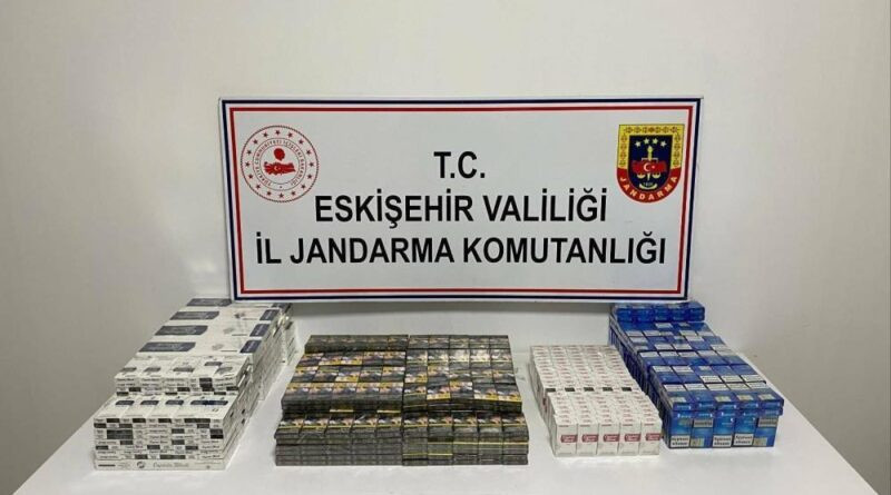 Motosiklet üzerinde bin 100 kaçak sigara ele geçirildi 1