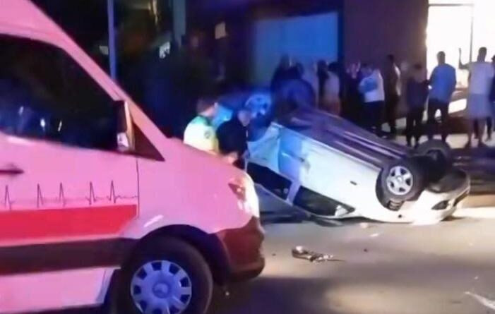 Otomobiller çarpıştı: 5 yaralı 1