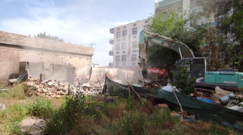 Şanlıurfa'da ilginç yıkım 1