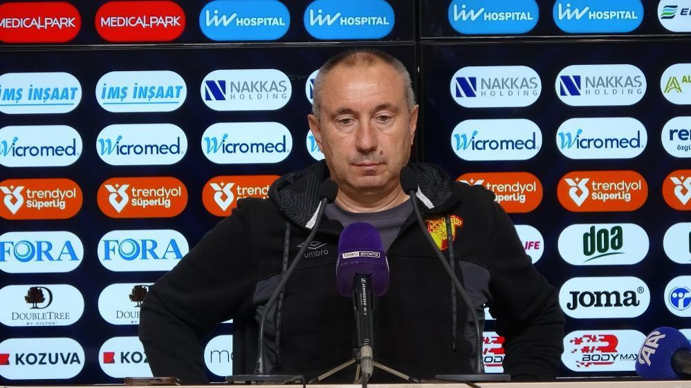Stanimir Stoilov: “Göztepe ailesini her zaman mutlu etmeliyiz”